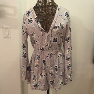 ASTR the label Lilac floral romper size Large